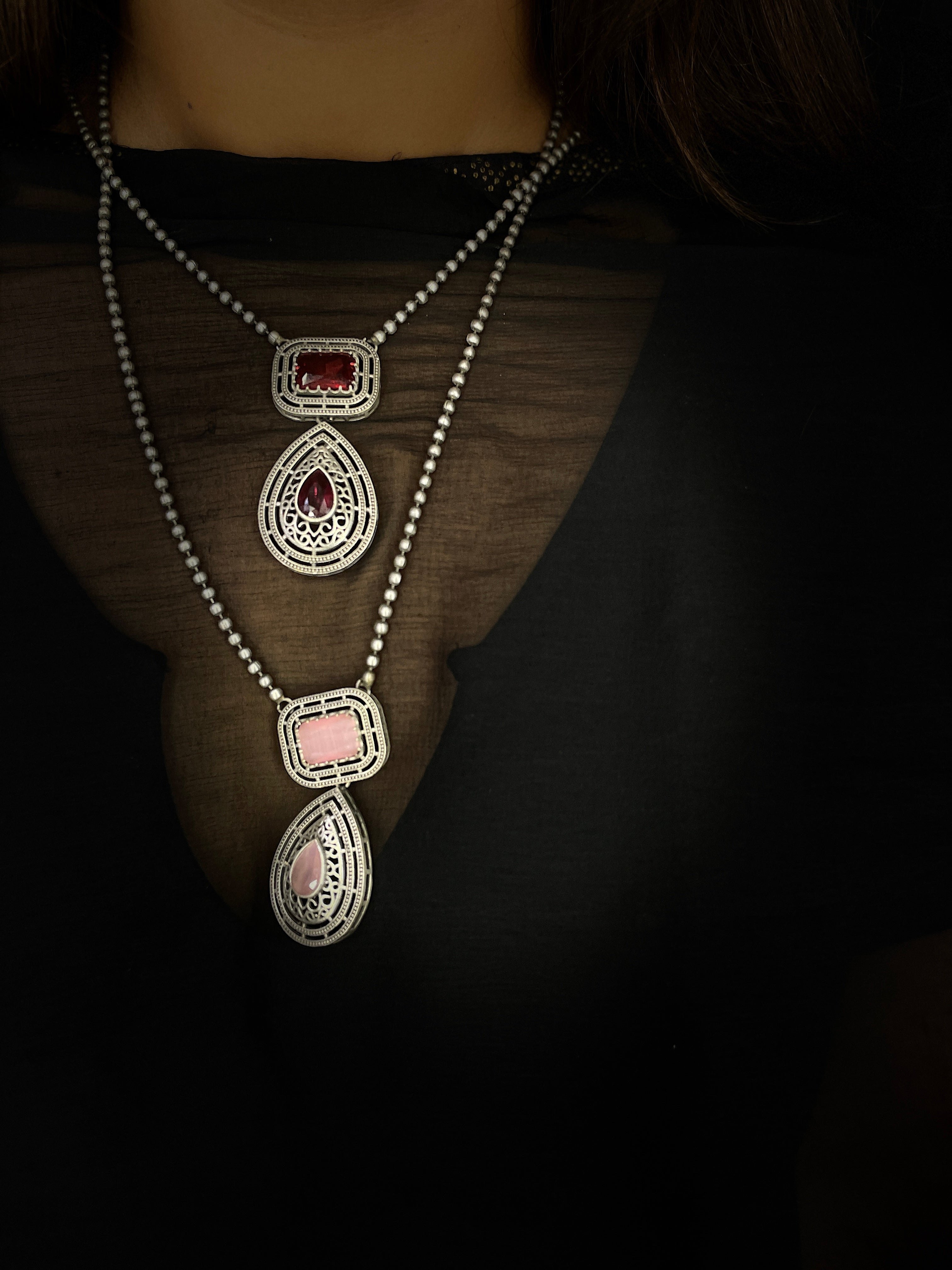 Gayatri Teardrop Pendant Necklace Set - Burgundy