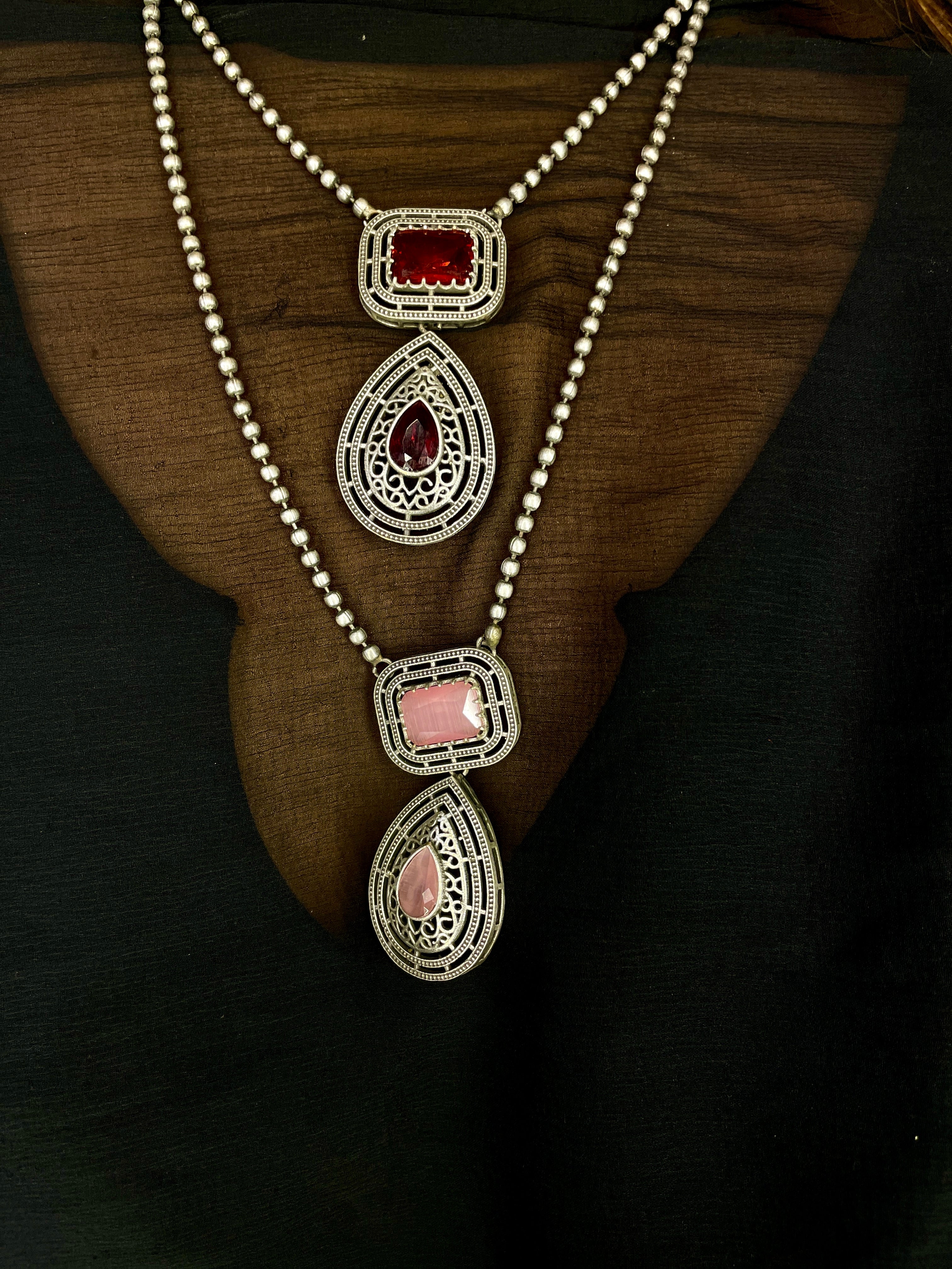 Gayatri Teardrop Pendant Necklace Set - Burgundy