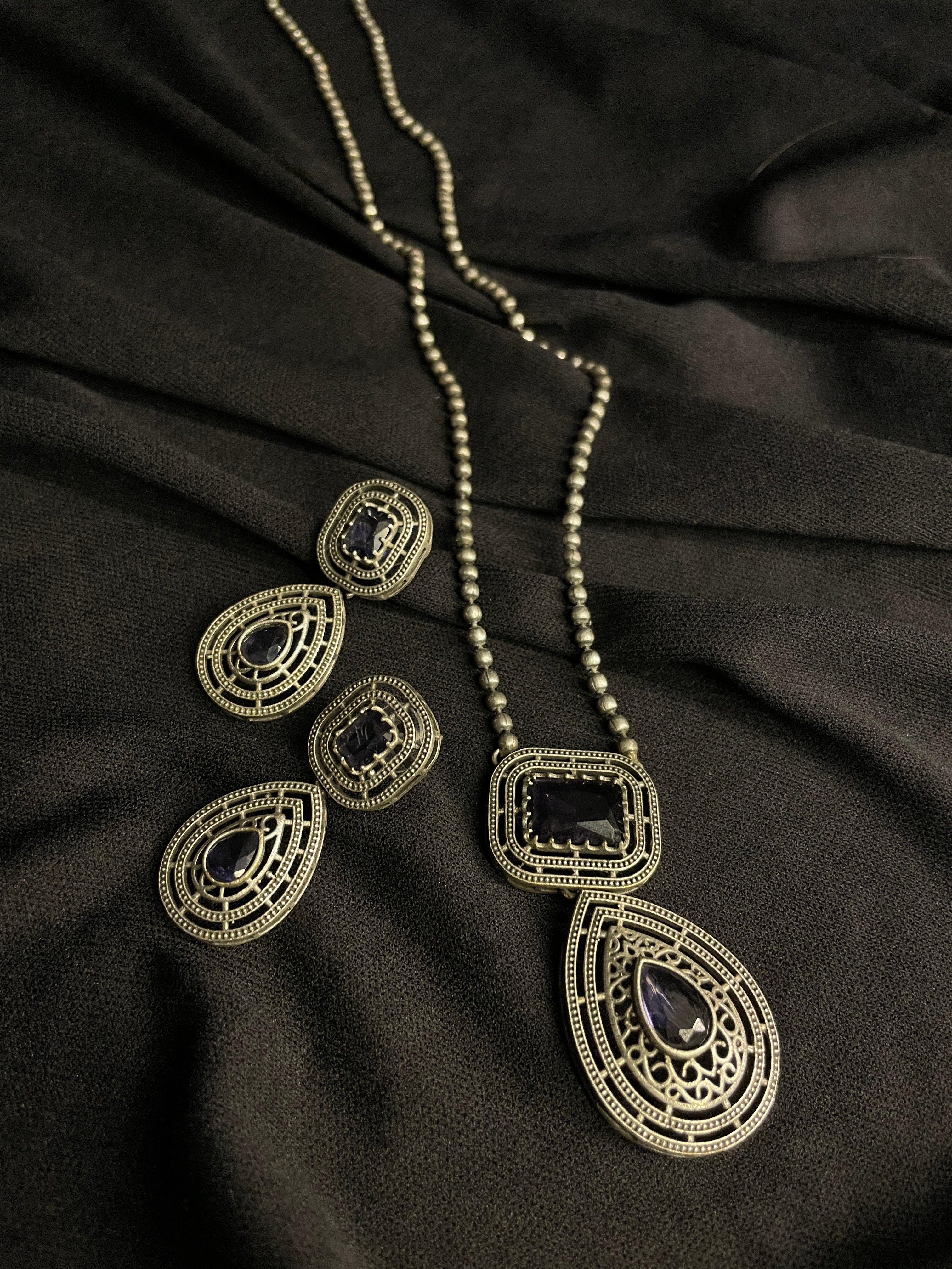 Gayatri Teardrop Pendant Necklace Set - Royal Purple