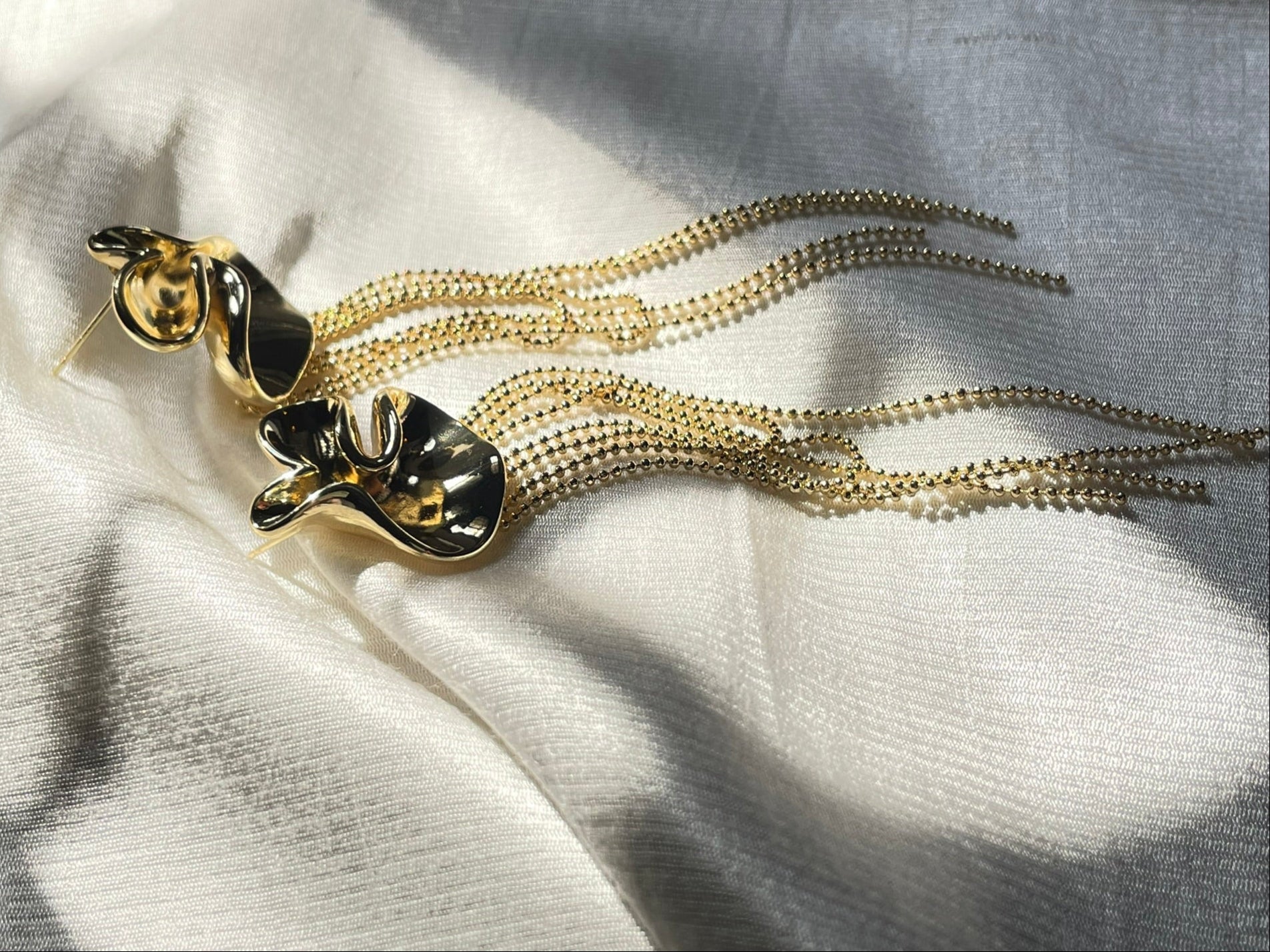 Metal Leaf Dangler Chain Earrings